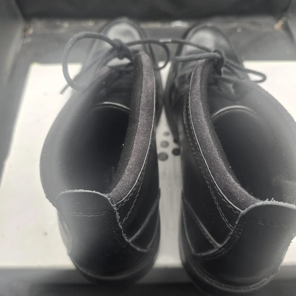 Bostonian Black Leather Boots‎
